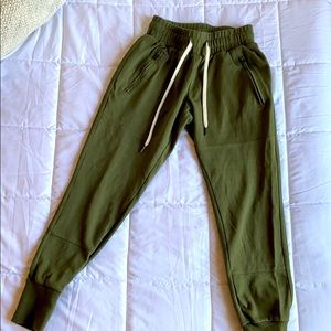 Joggers BYLT Basics